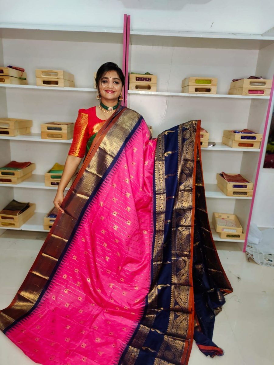 Primeme gadwal silk saree
2500