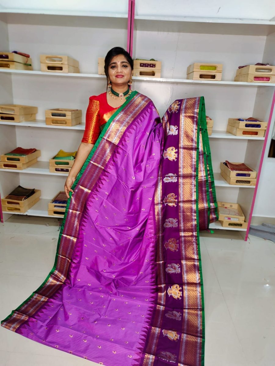 Primeme gadwal silk saree
2500