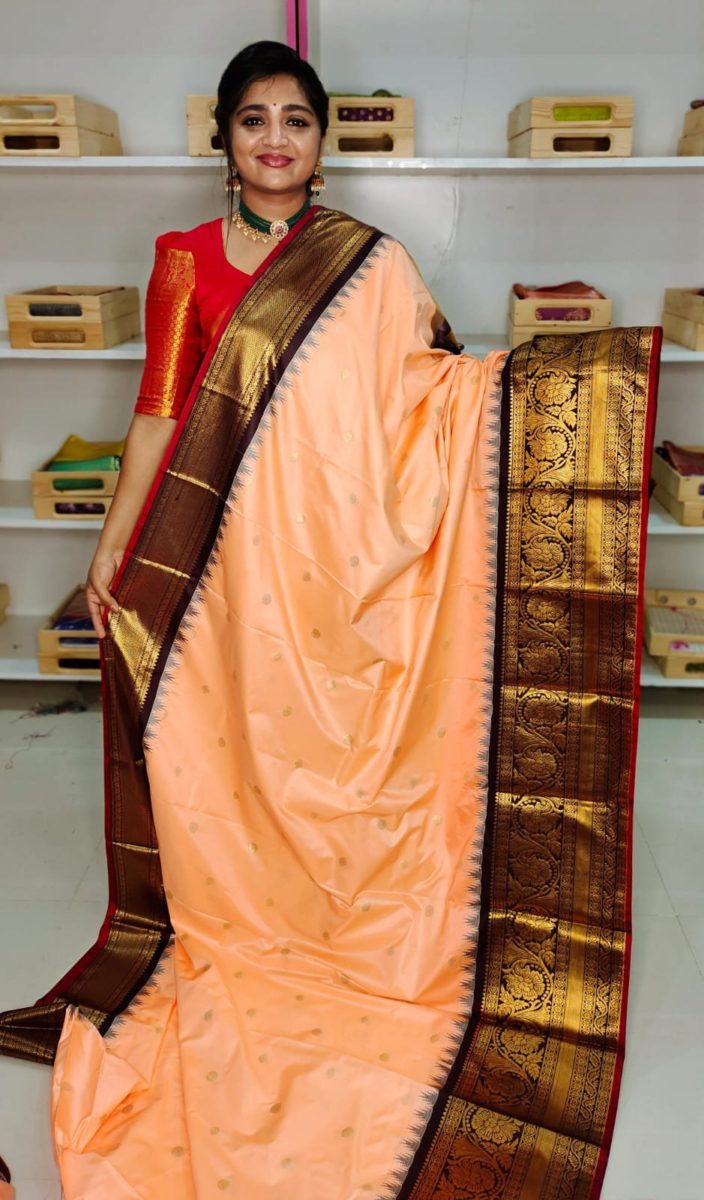 Primeme gadwal silk saree
2500