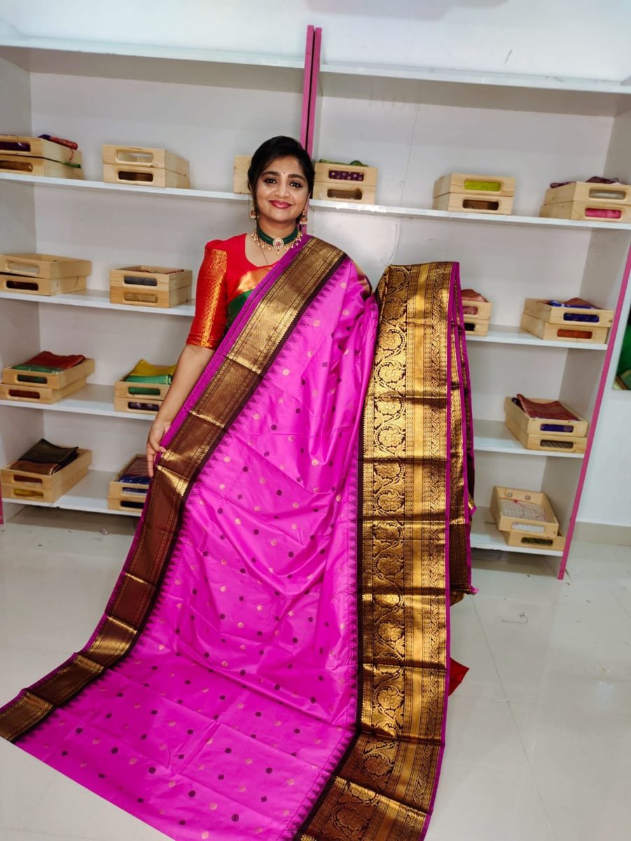 Primeme gadwal silk saree
2500
