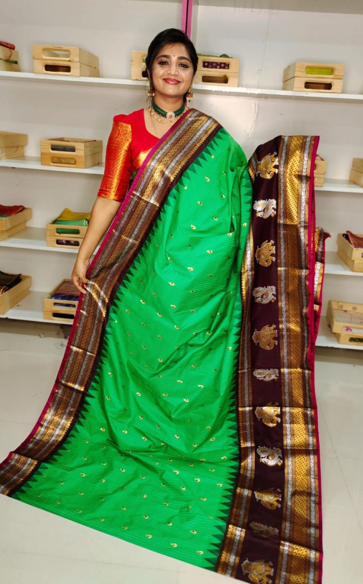Primeme gadwal silk saree
2500