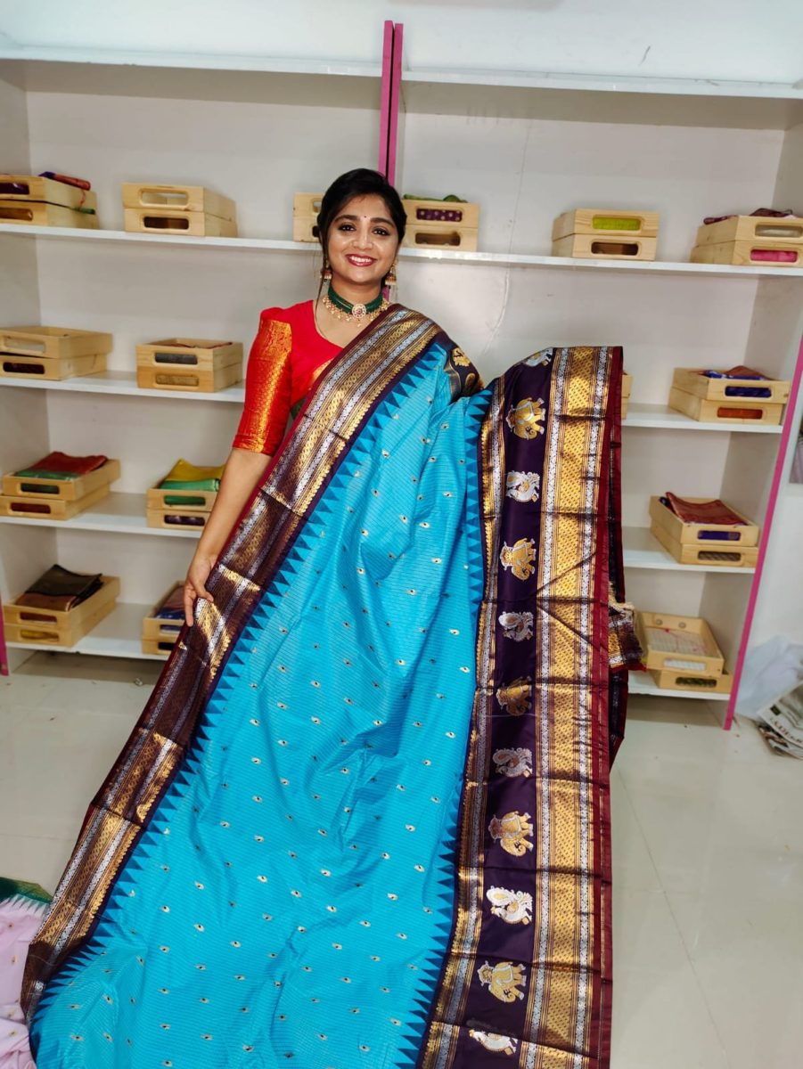 Primeme gadwal silk saree
2500