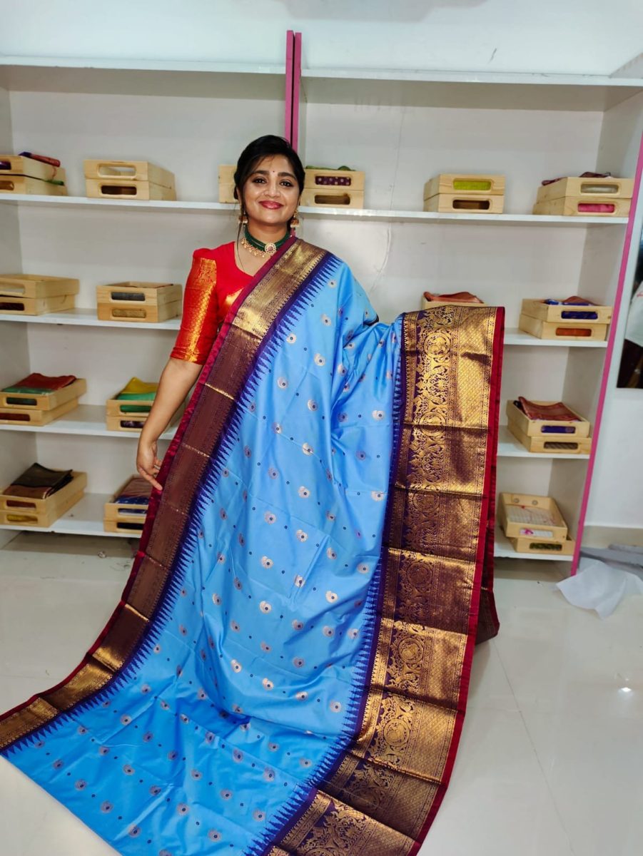 Primeme gadwal silk saree
2500