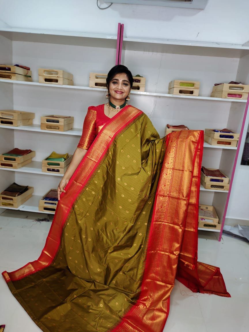ఉగాది సేల్ 1850/-