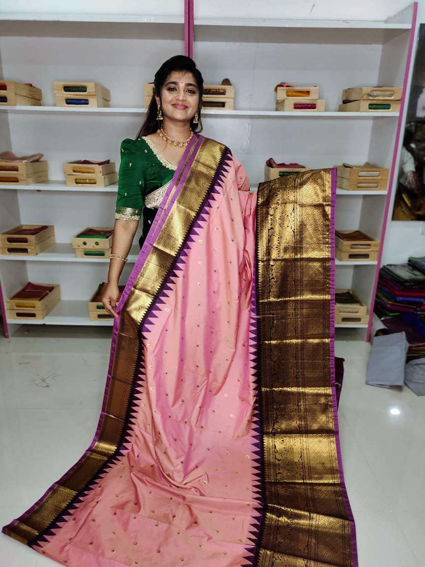40% మందికి ప్రీమియం గద్వాల్ సిల్క్ చీర ఆఫర్