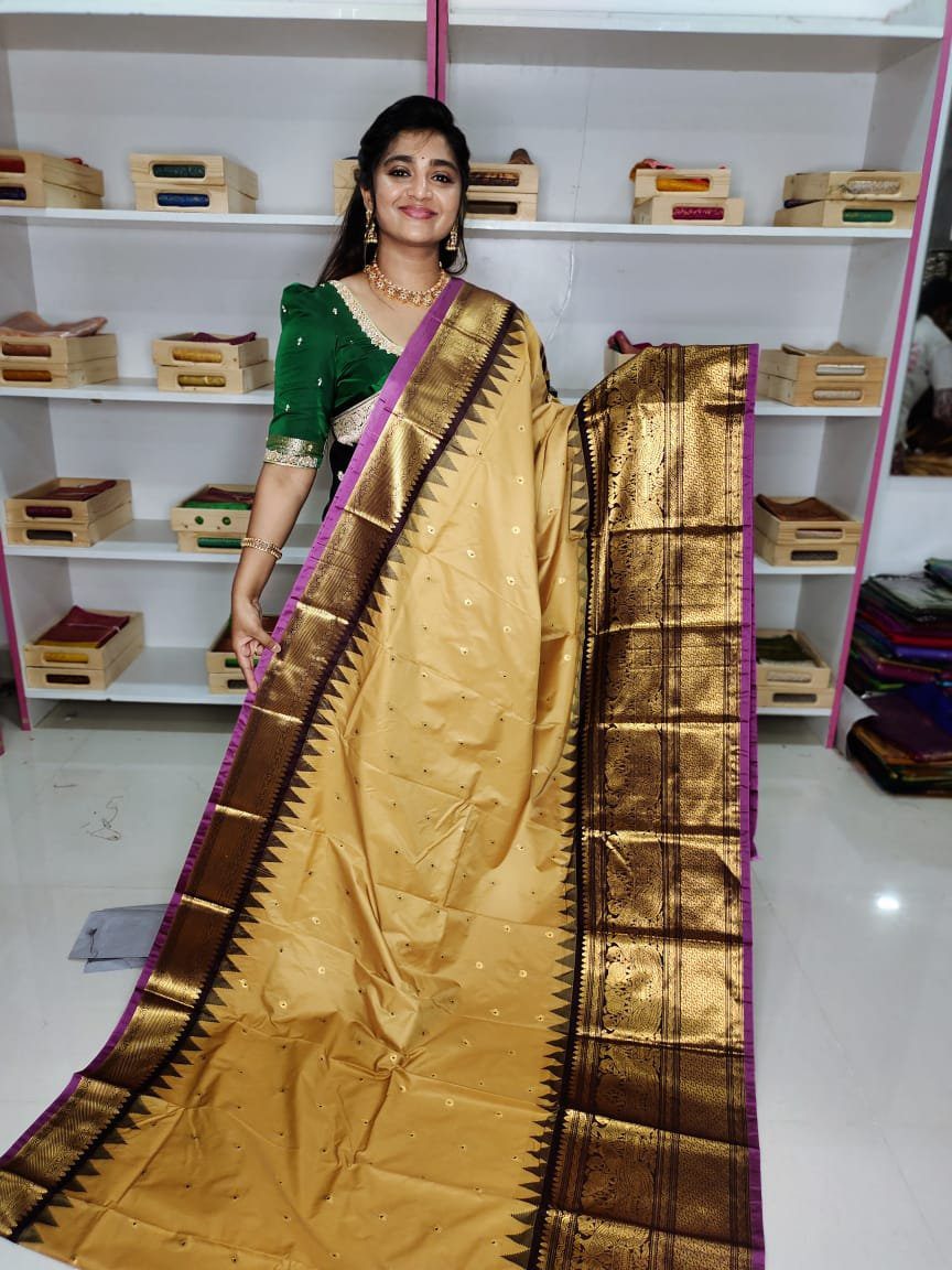 40% offer premium gadwal silk saree