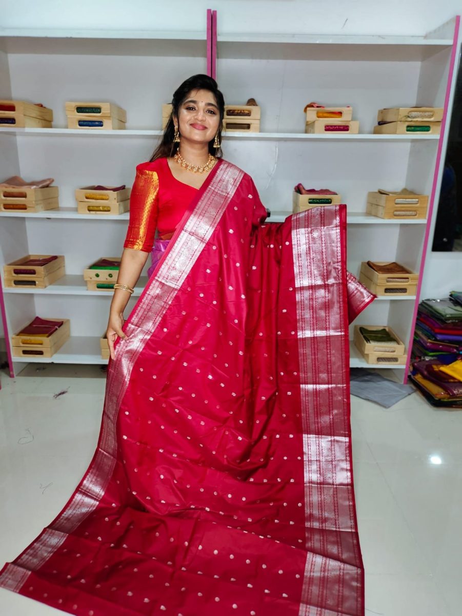 గద్వాల్ సిల్క్ చీరపై 50% తగ్గింపు