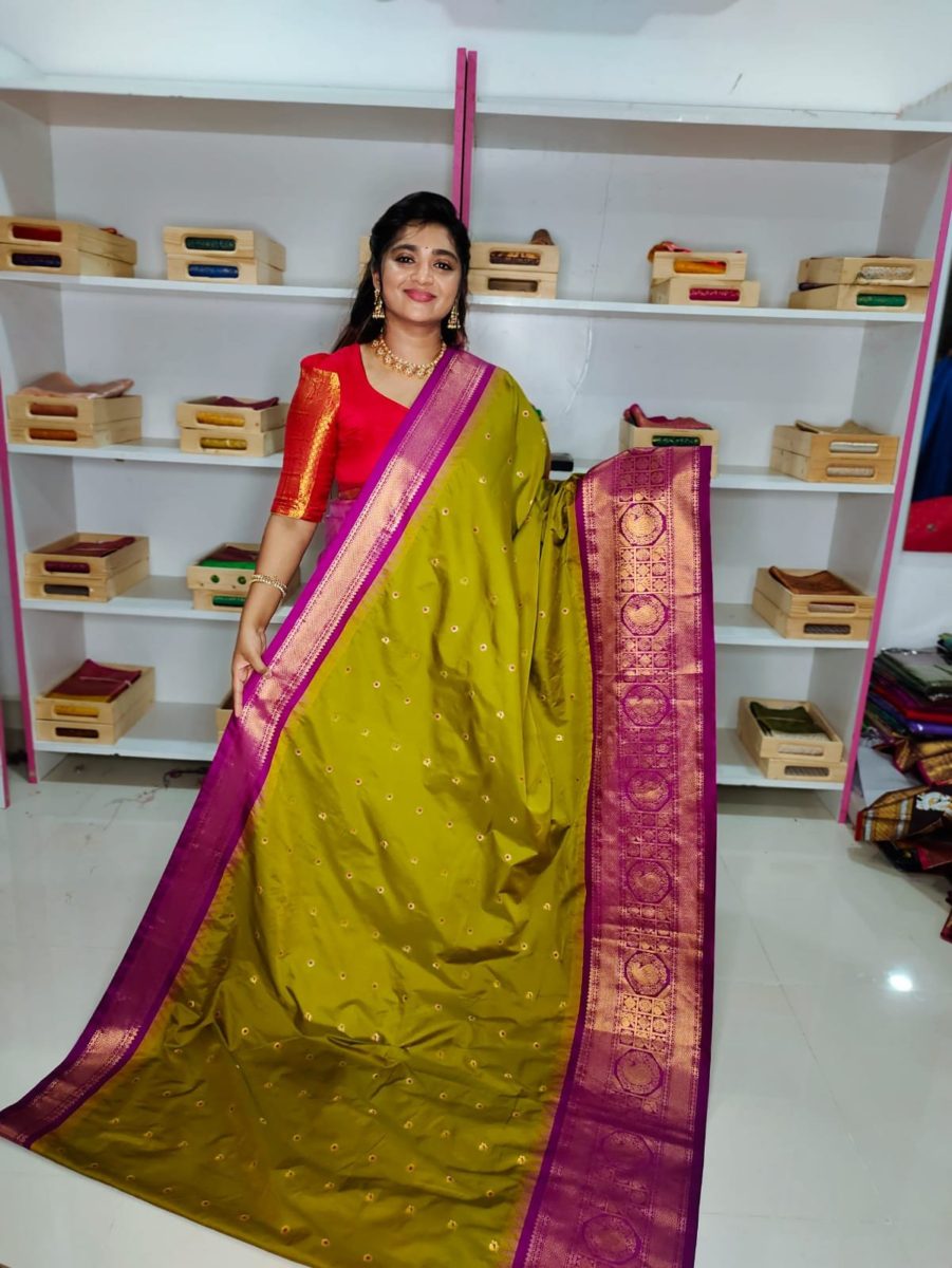గద్వాల్ సిల్క్ చీరపై 50% తగ్గింపు