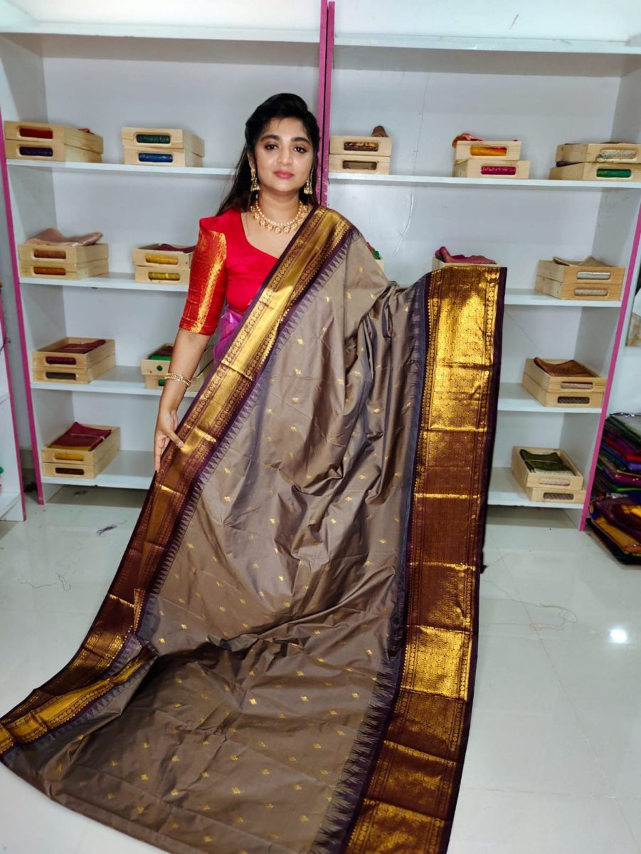 గద్వాల్ సిల్క్ చీరపై 50% తగ్గింపు