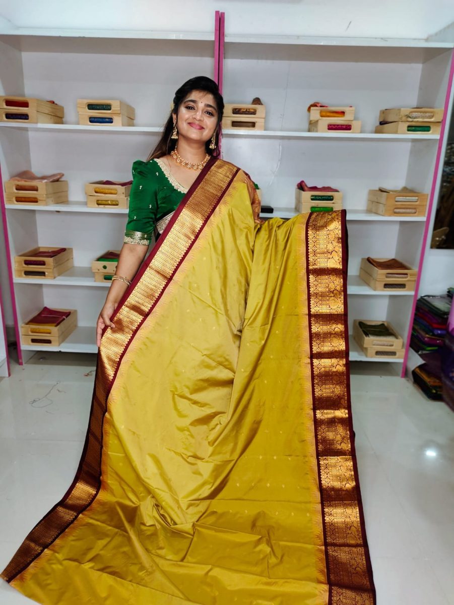 గద్వాల్ సిల్క్ చీరపై 50% తగ్గింపు