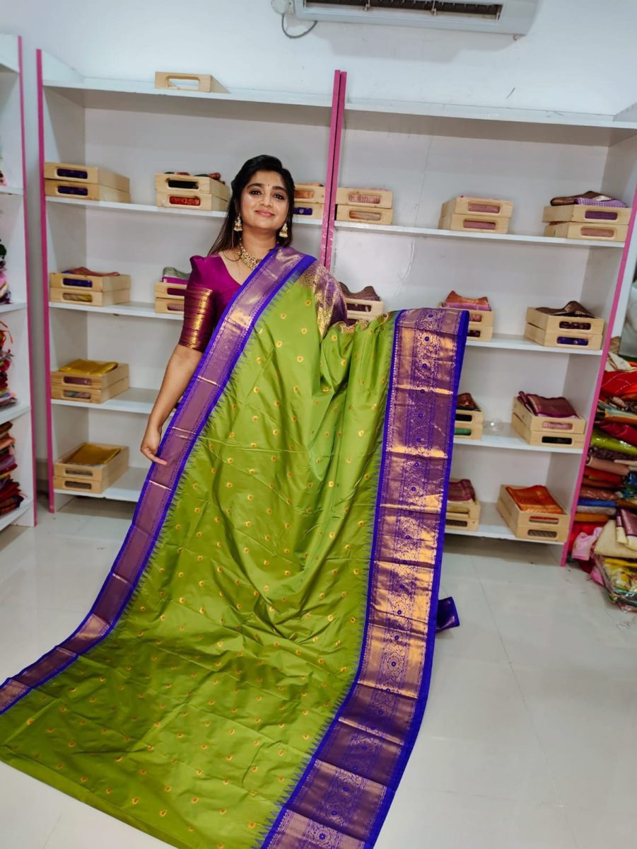 50% అమ్మకానికి గద్వాల్ సిల్క్ చీర