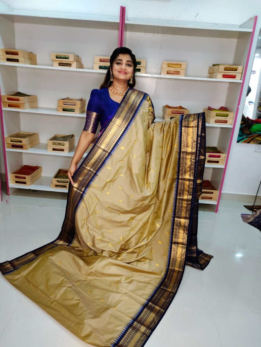 50% అమ్మకానికి గద్వాల్ సిల్క్ చీర