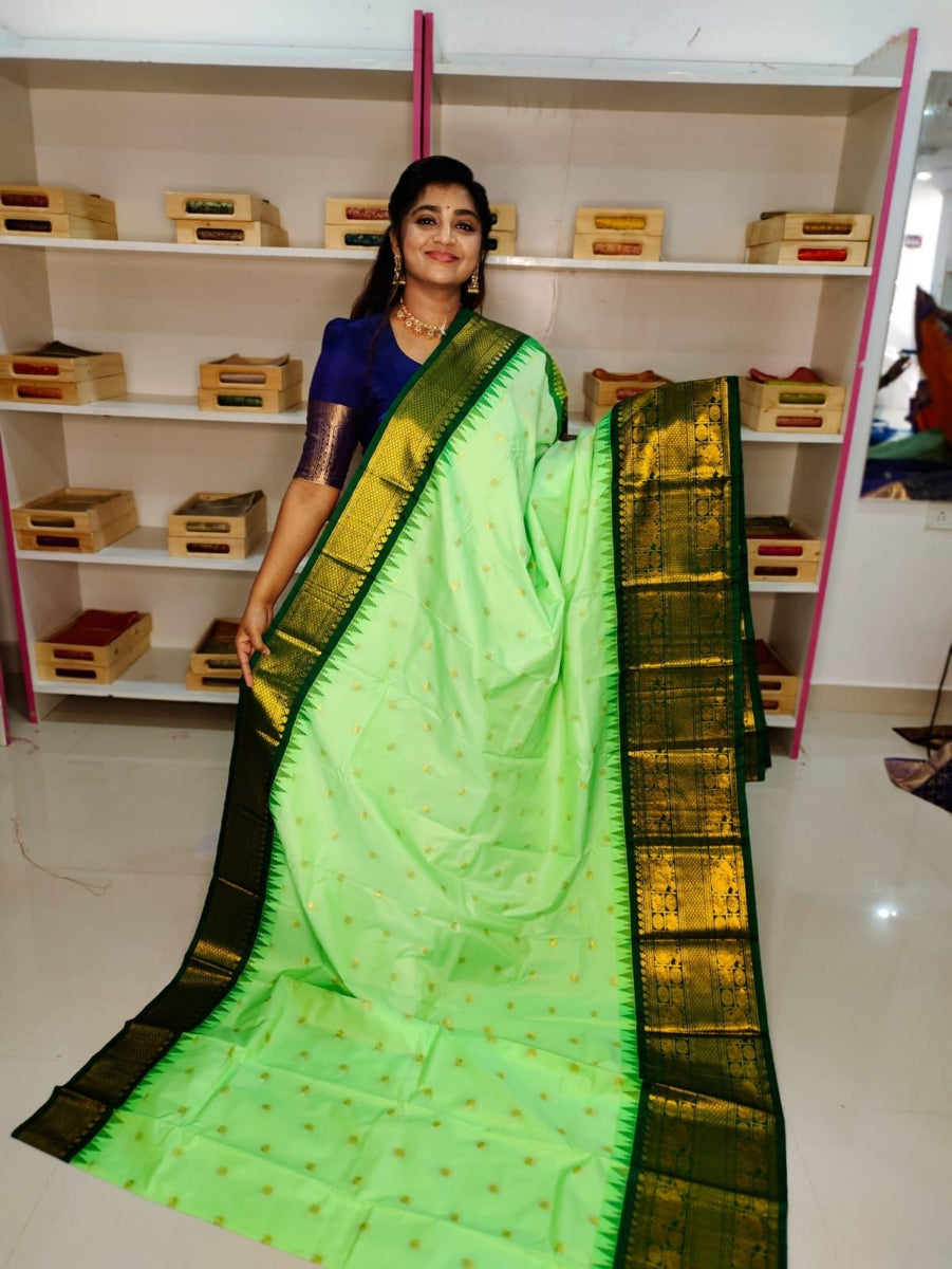 50% అమ్మకానికి గద్వాల్ సిల్క్ చీర
