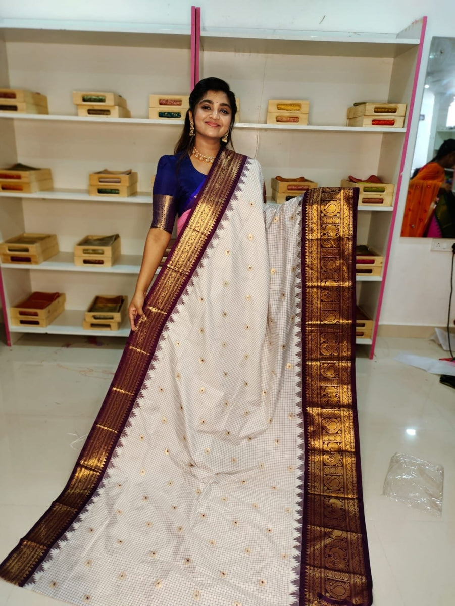 50% అమ్మకానికి గద్వాల్ సిల్క్ చీర