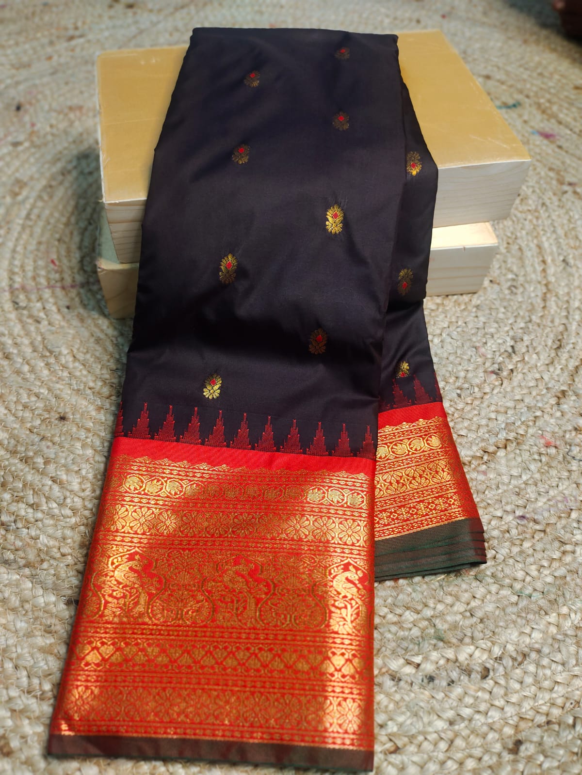 Primeme Meenakari gadwal silk saree