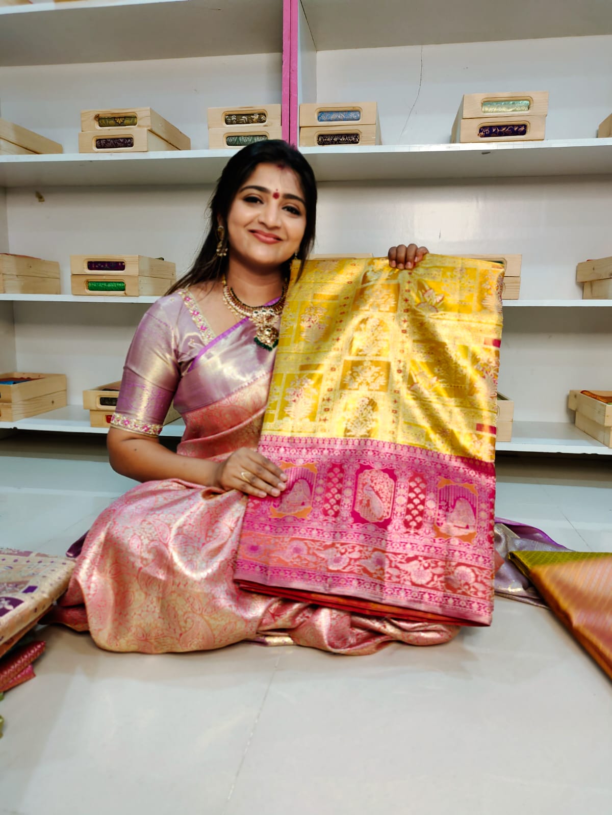 100% సిల్క్ మార్క్ సర్టిఫైడ్ కంజీవరం మీనాకరి చీర
