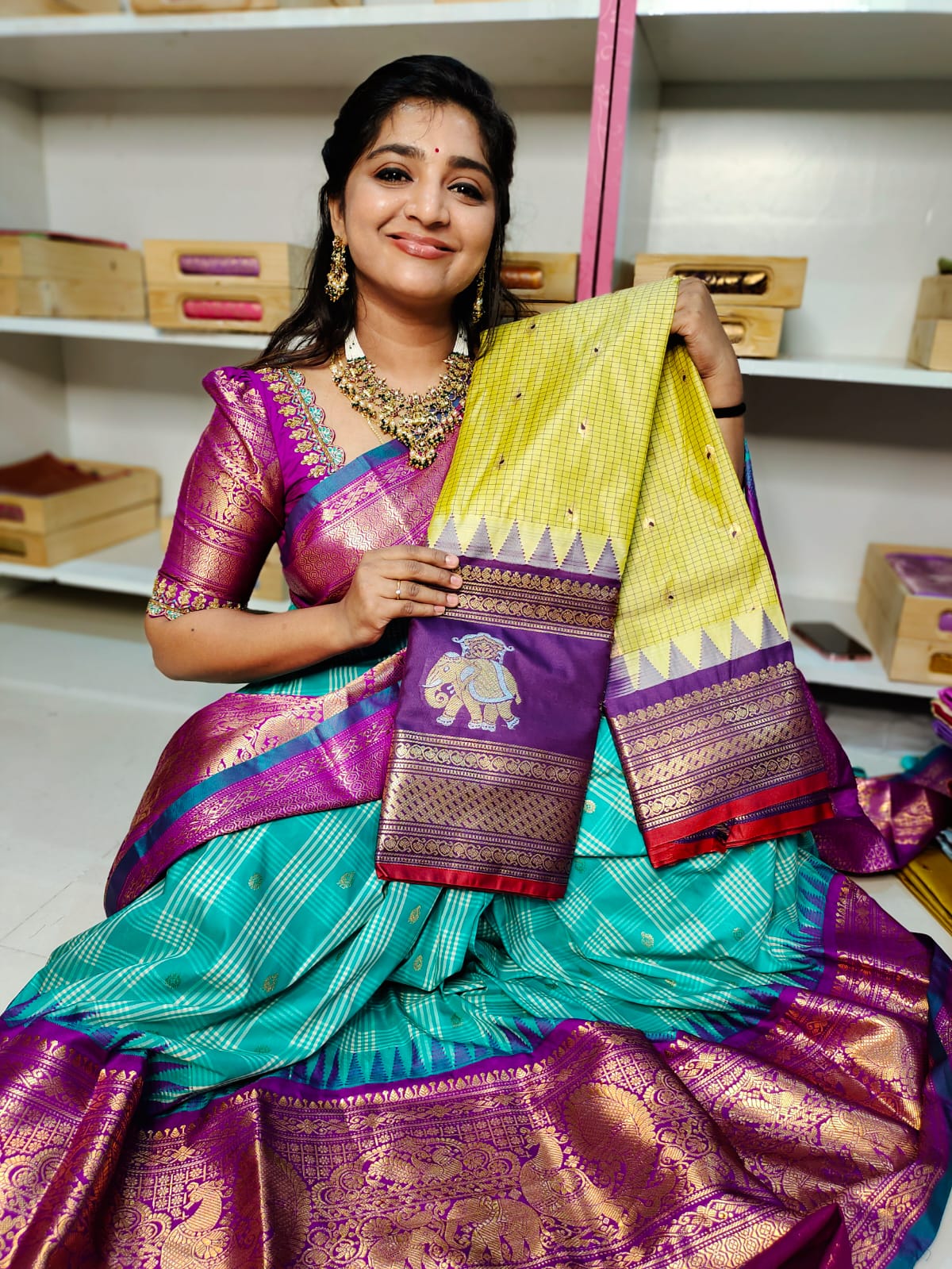 Vitange gadwal silk