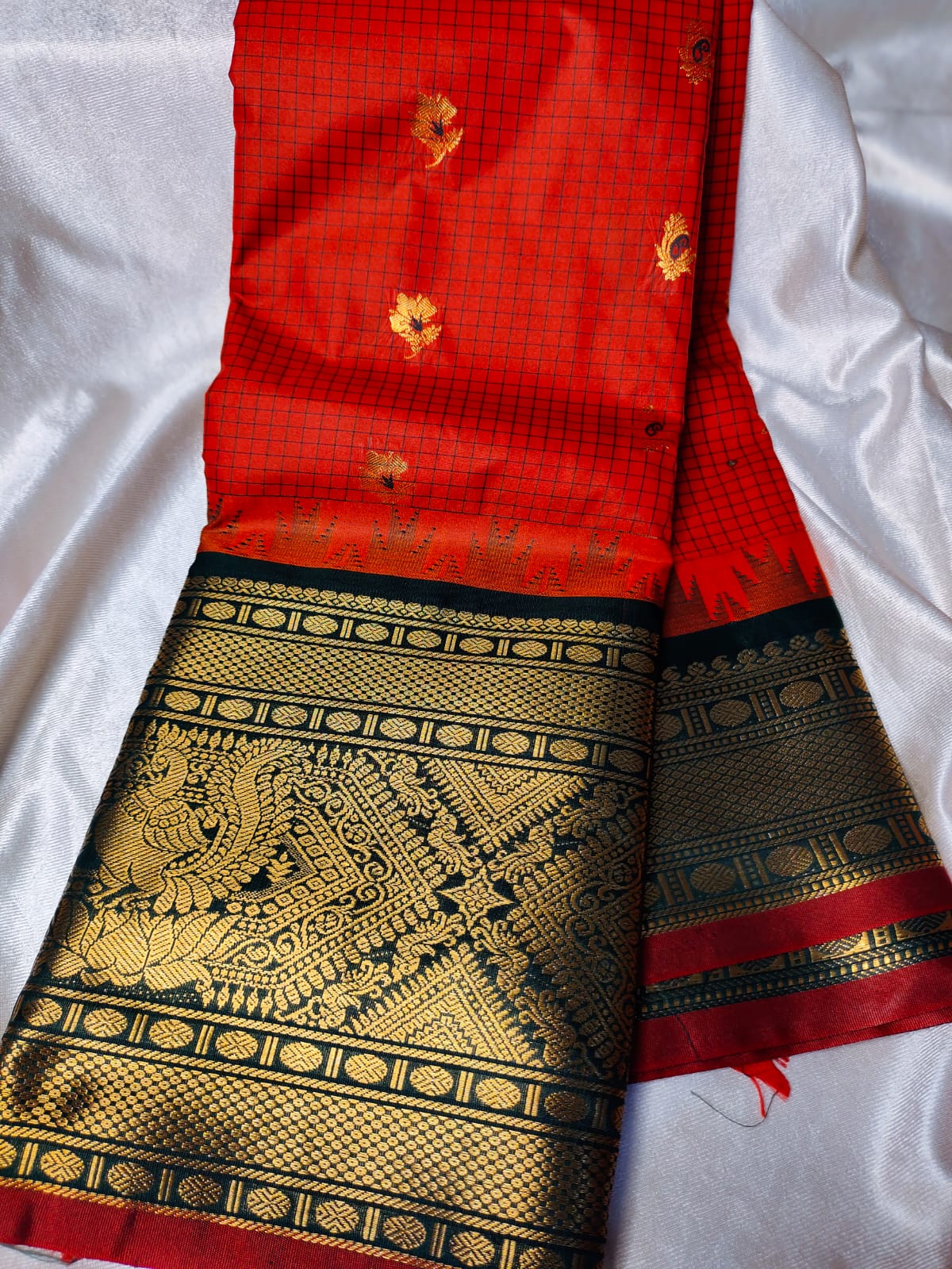 Vitange gadwal silk