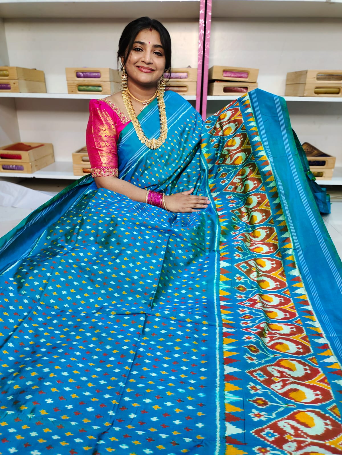Ikkat pattu saree
