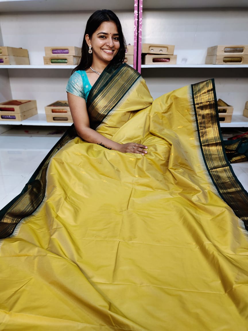 Gadwal offer sarees
