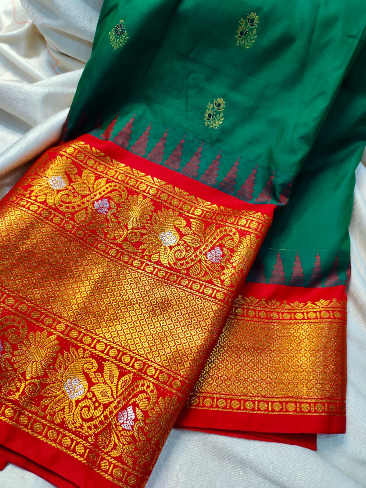 60% offer gadwal sarees