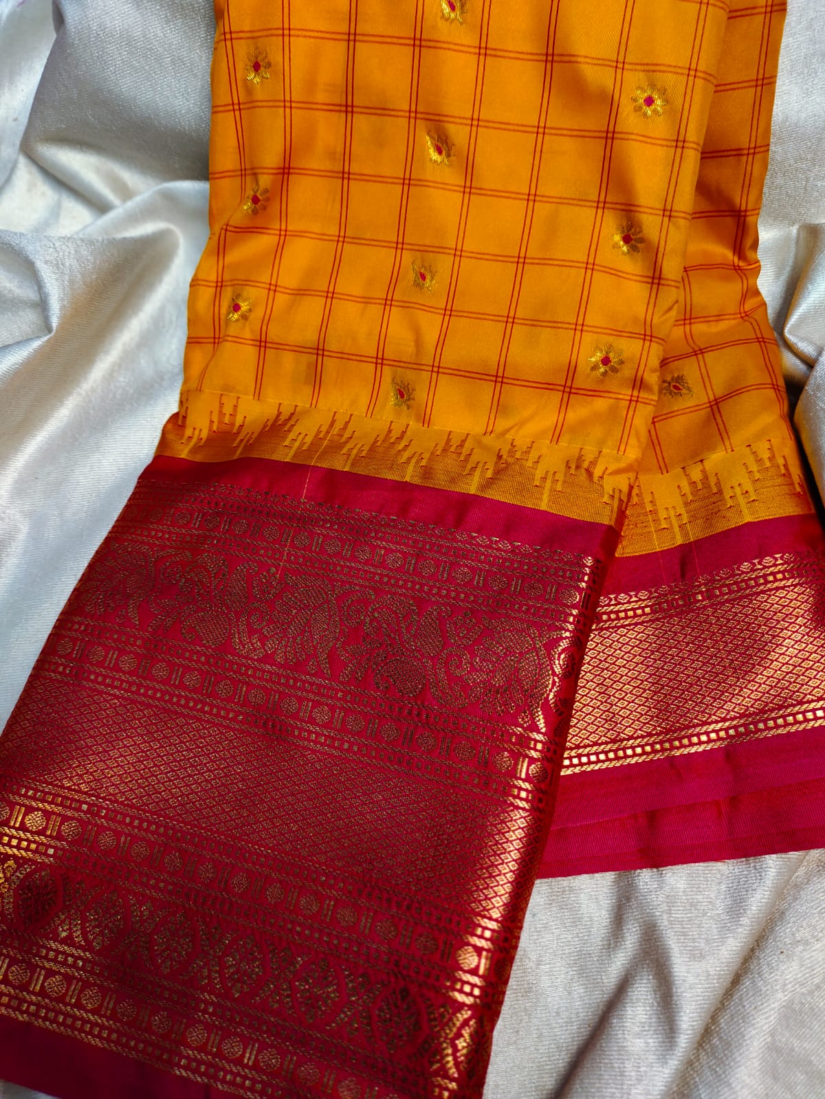 Sravanam gadwal sale