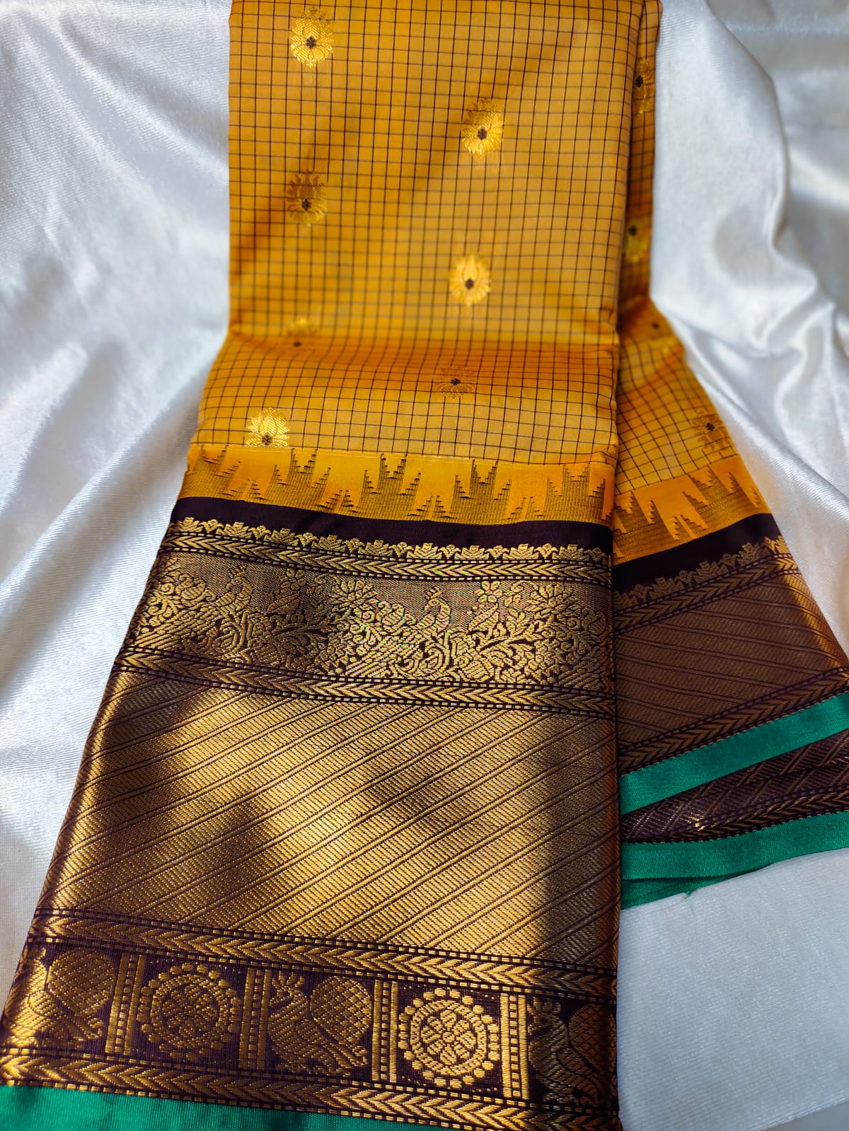 Vitange gadwal silk