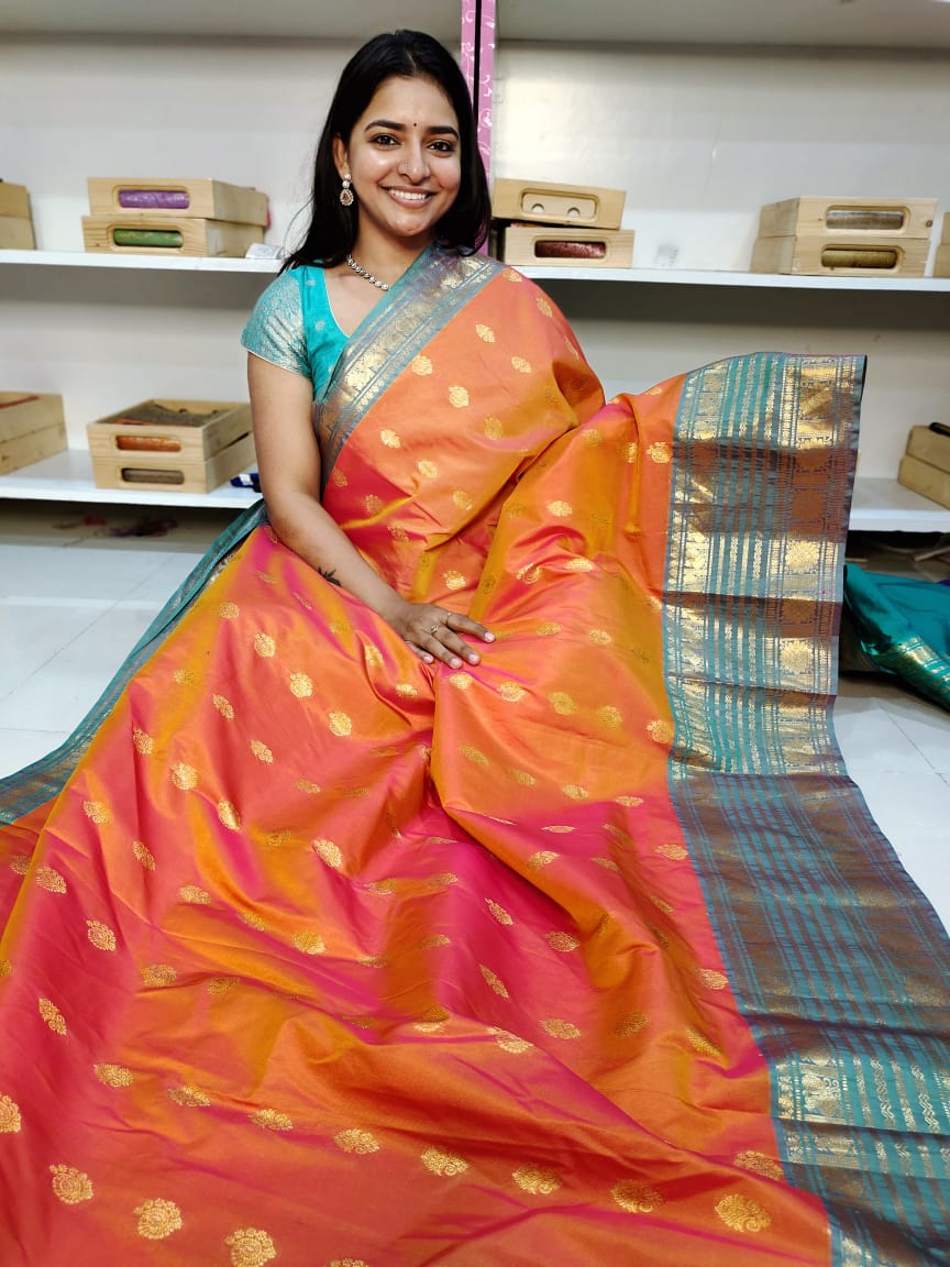 Gadwal offer sarees