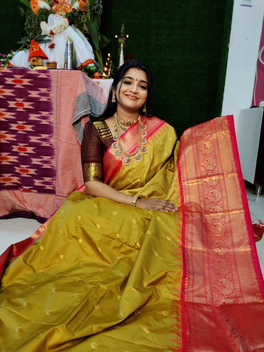 Vitange gadwal silk
