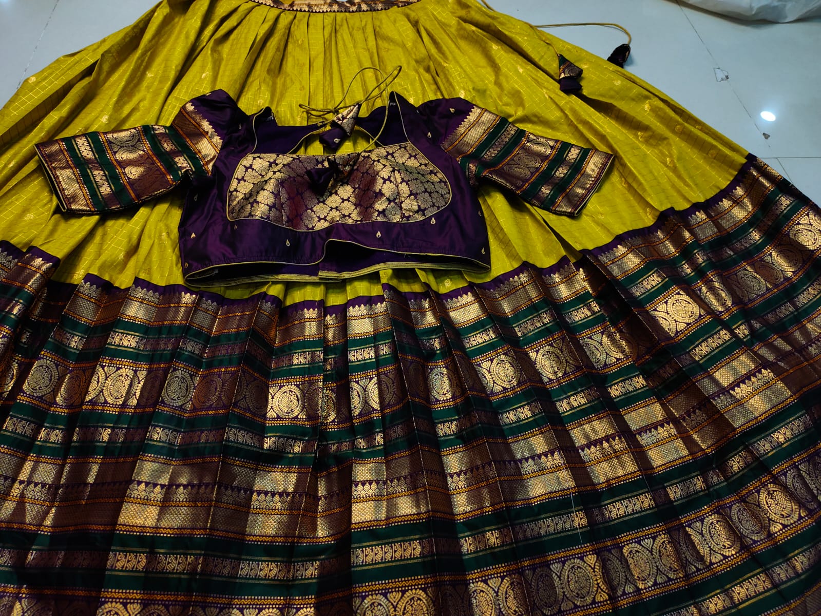 Vintage gadwal lehangas