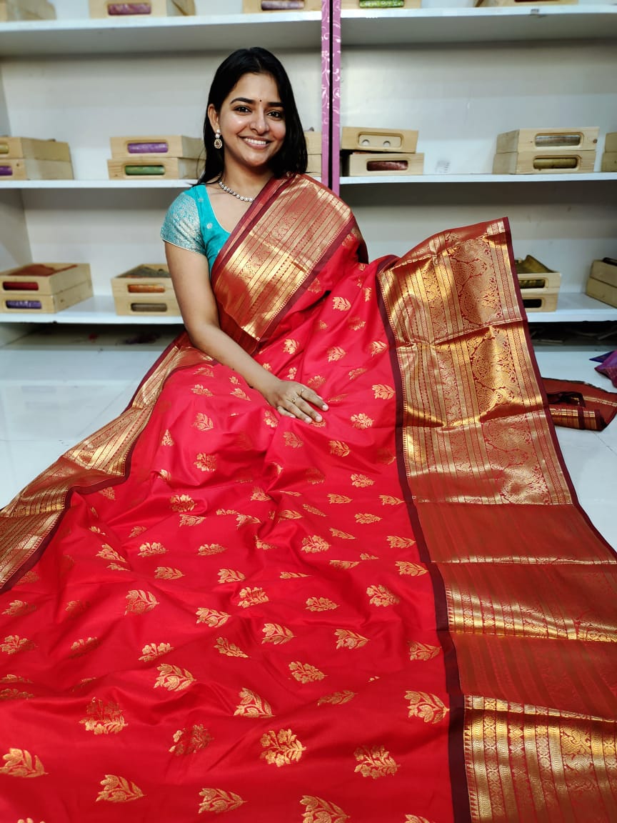 Gadwal offer sarees