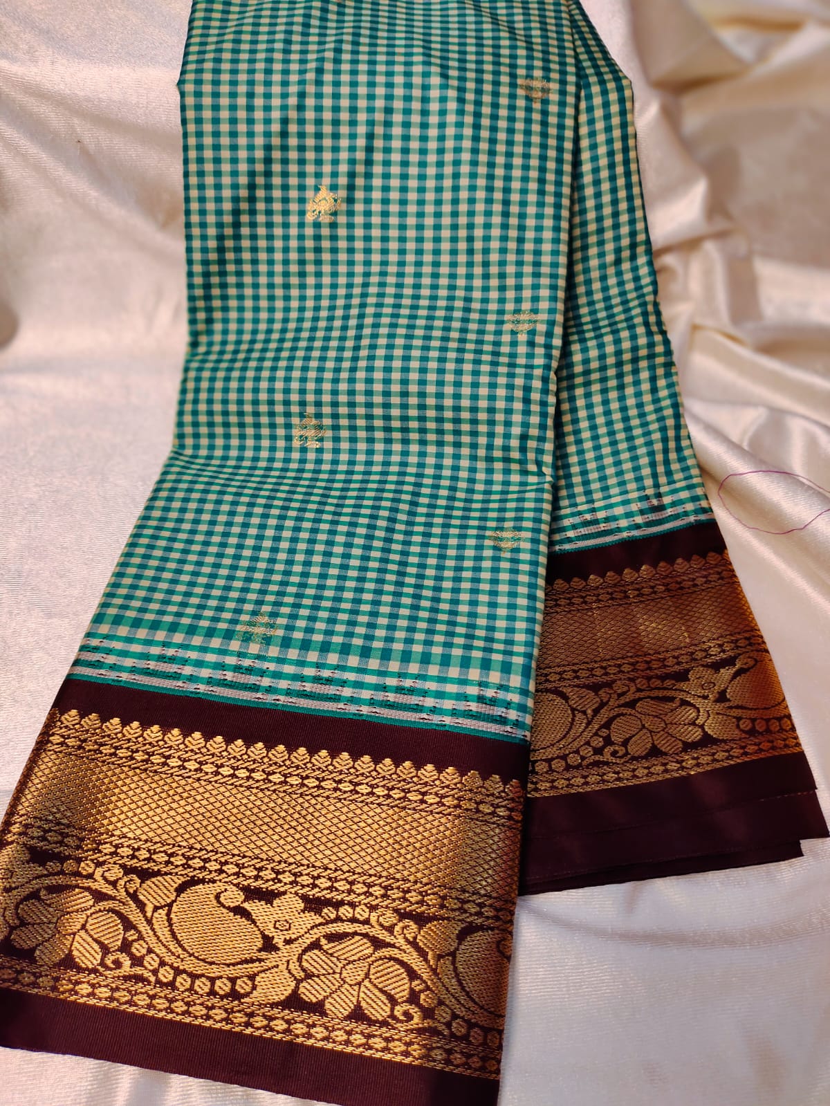 Vitange gadwal silk