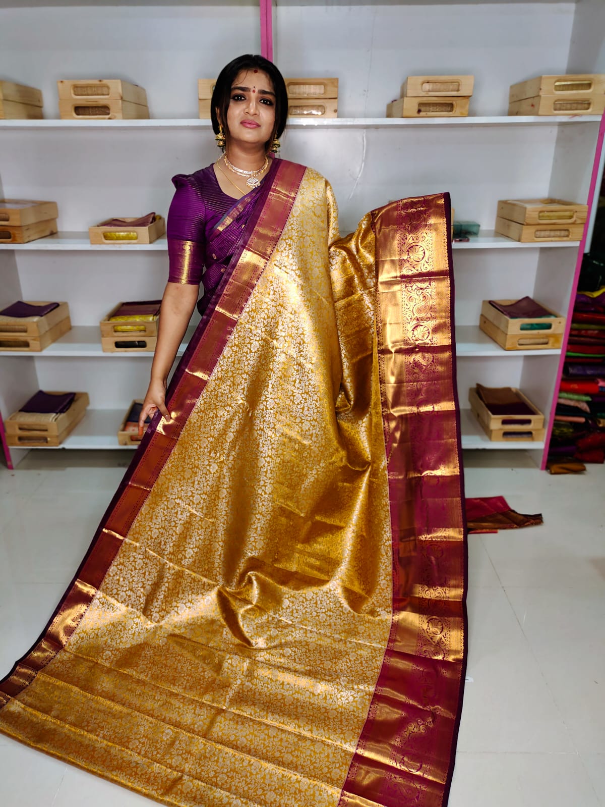 2వ వార్షికోత్సవ అమ్మకం