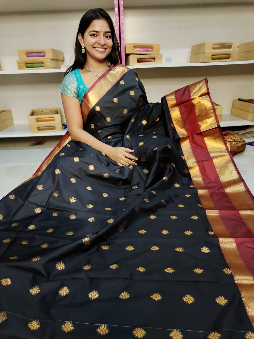 Gadwal offer sarees