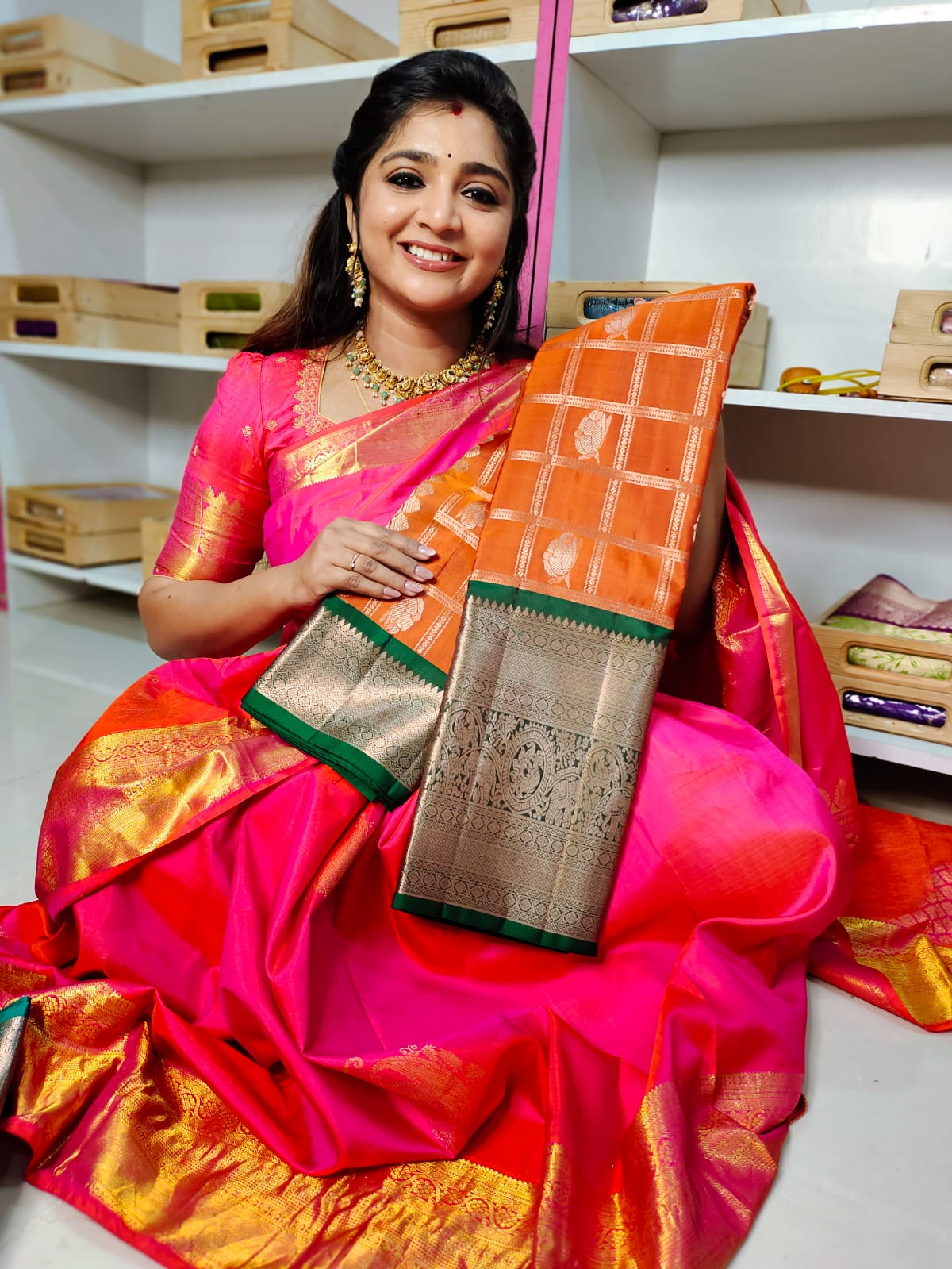 సిల్క్ మార్క్ సర్టిఫైడ్ కంజీవరం పట్టు సేకరణ