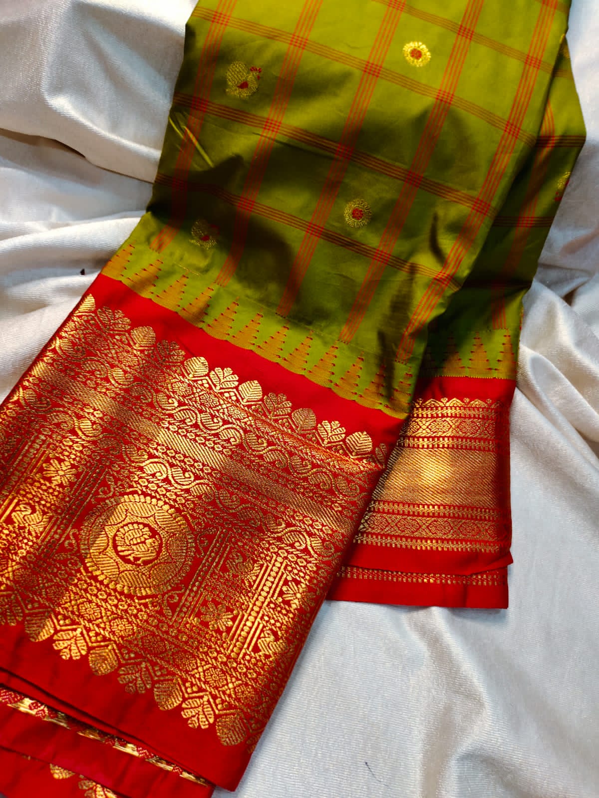 60% offer gadwal sarees