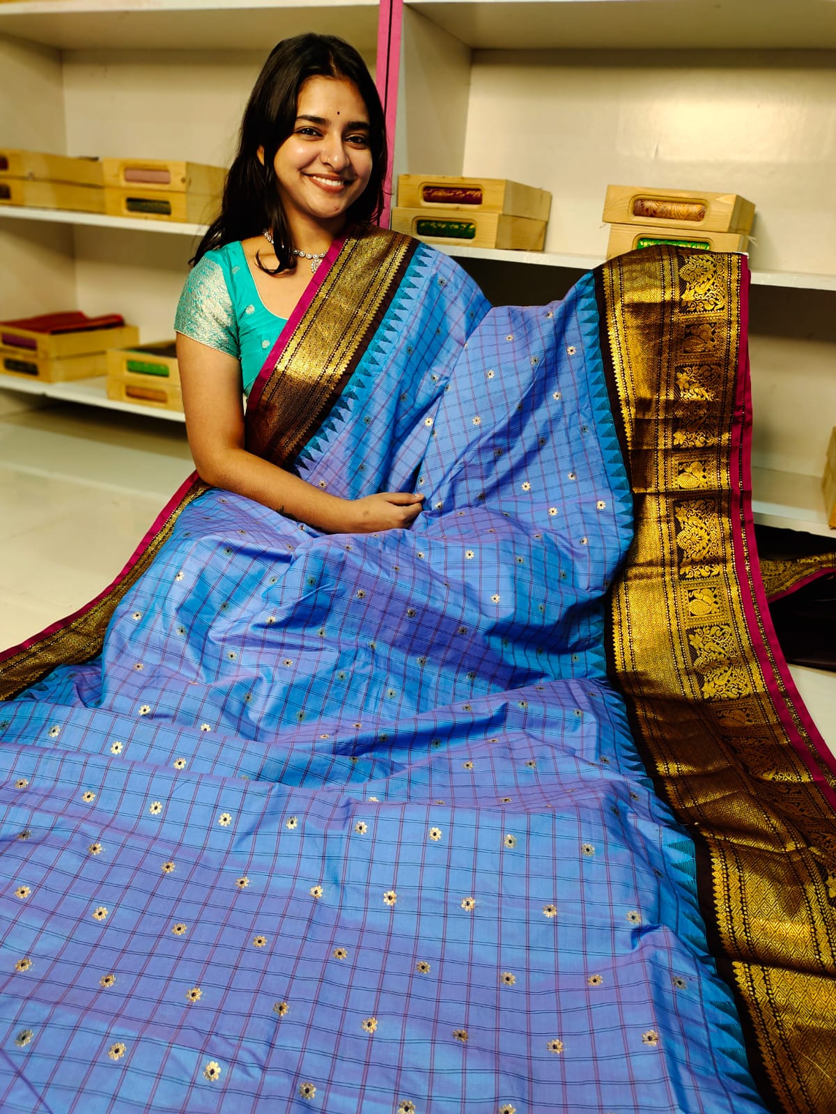 Vitange gadwal silk