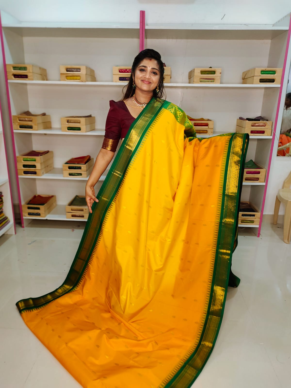 క్లియరెన్స్ సేల్ గద్వాల్