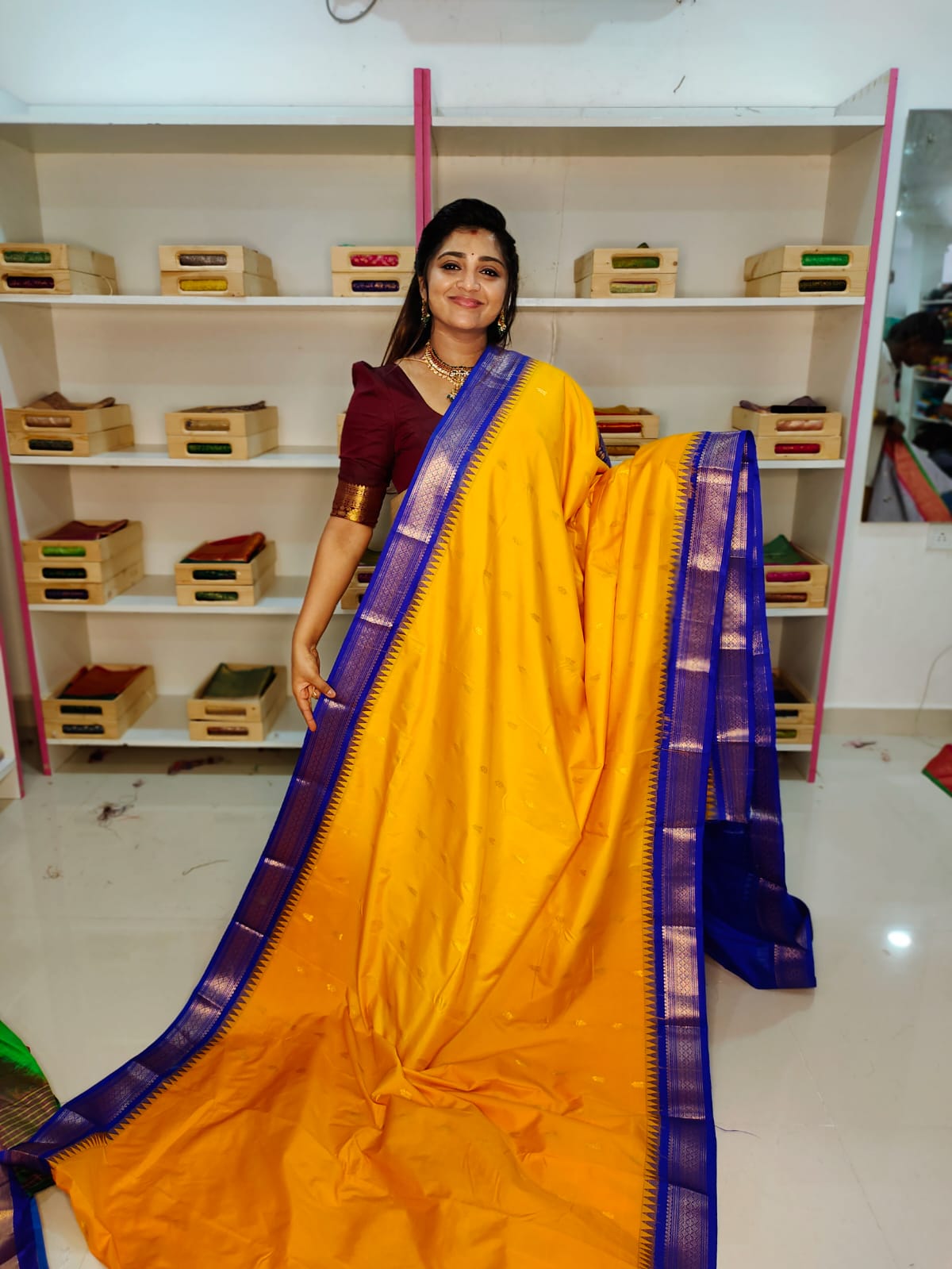 క్లియరెన్స్ సేల్ గద్వాల్