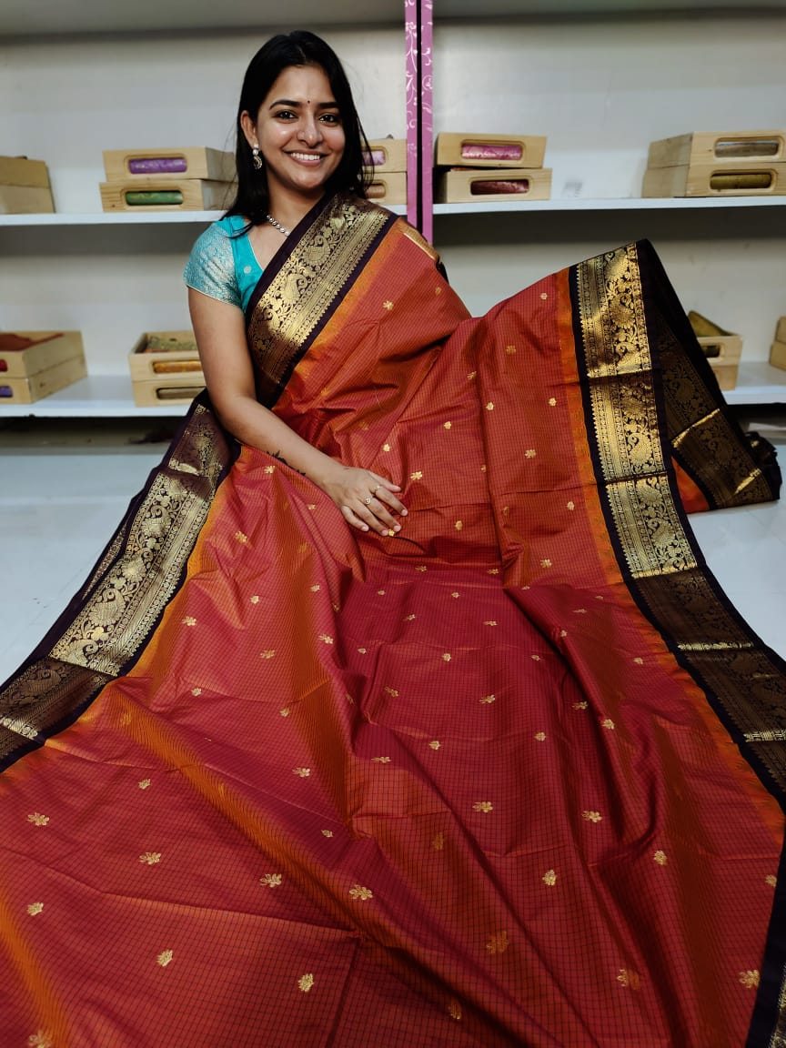 Gadwal offer sarees