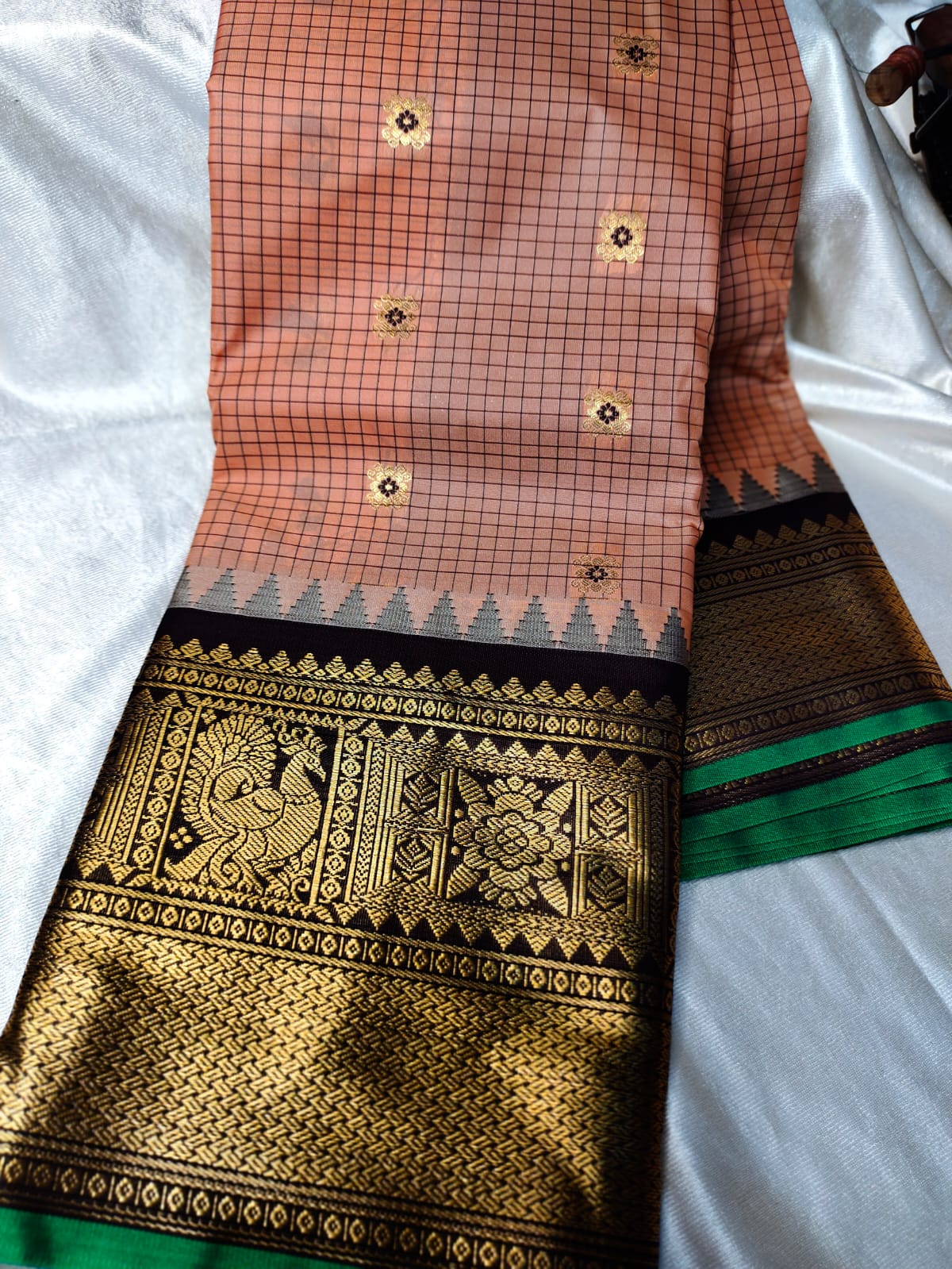 Vitange gadwal silk