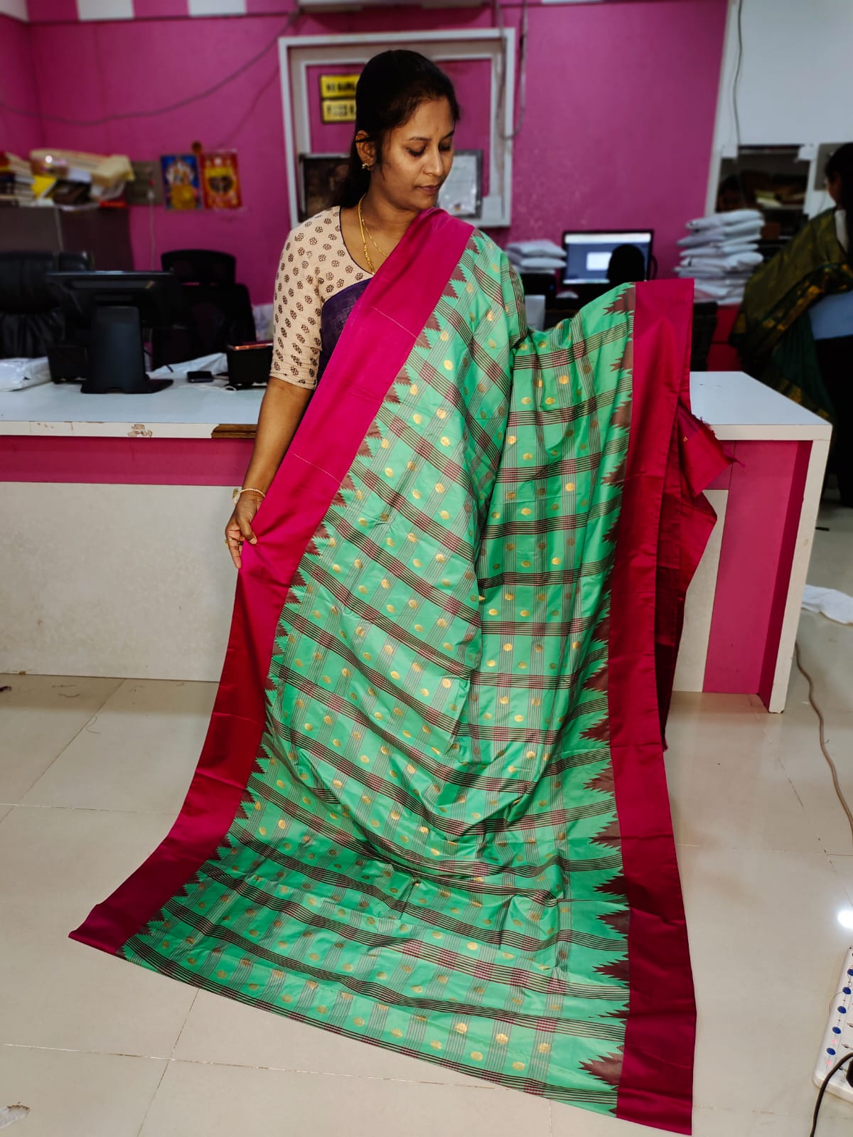 60% offer gadwal saree