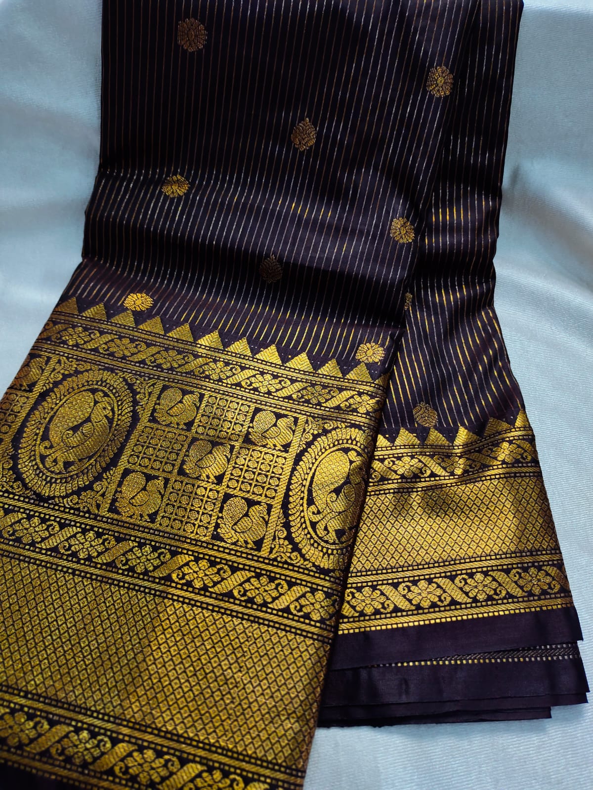 Vintage valli gadwal