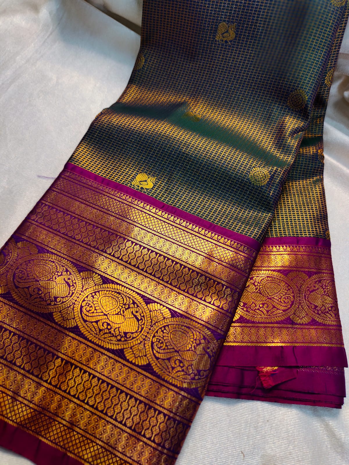 Vintage valli gadwal
