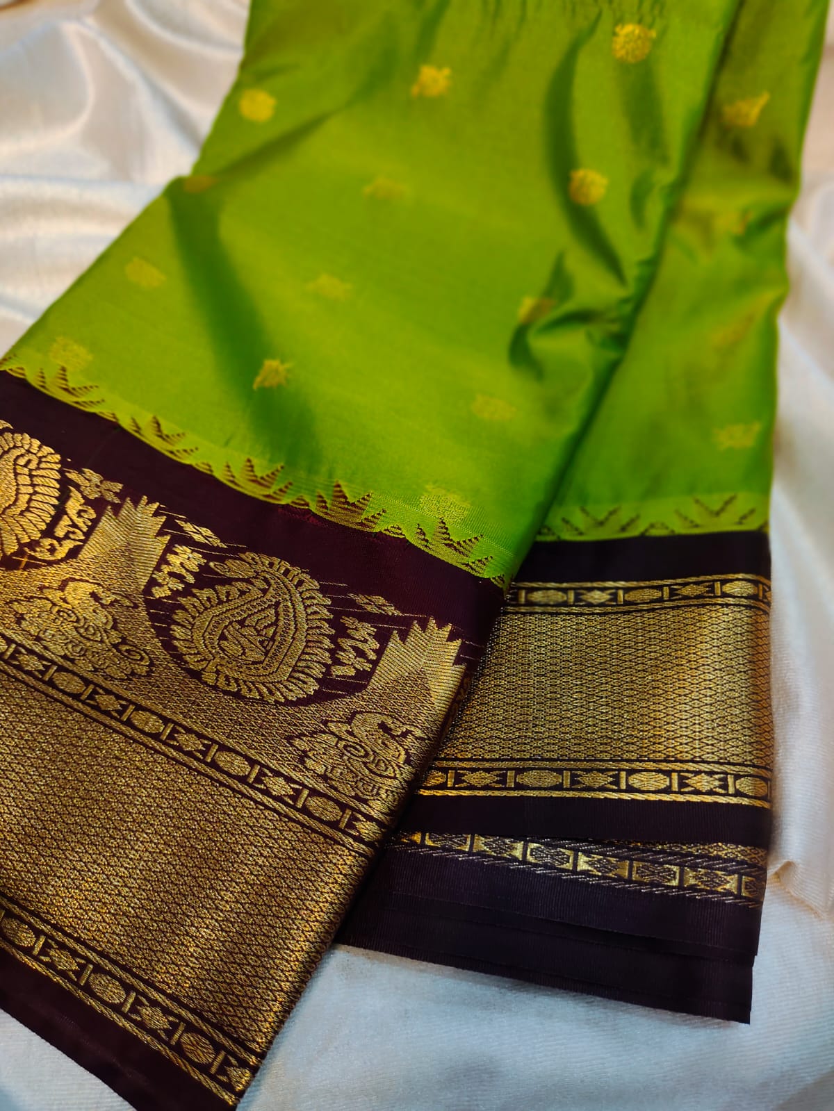 Sravanam gadwal sale