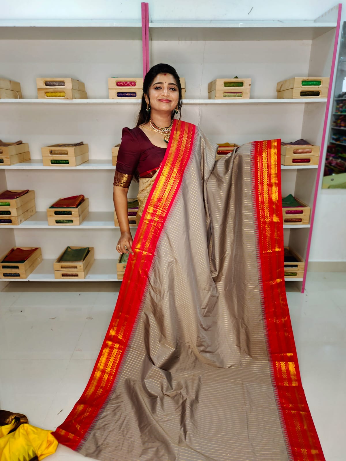 గద్వాల్ క్లియరెన్స్ సేల్