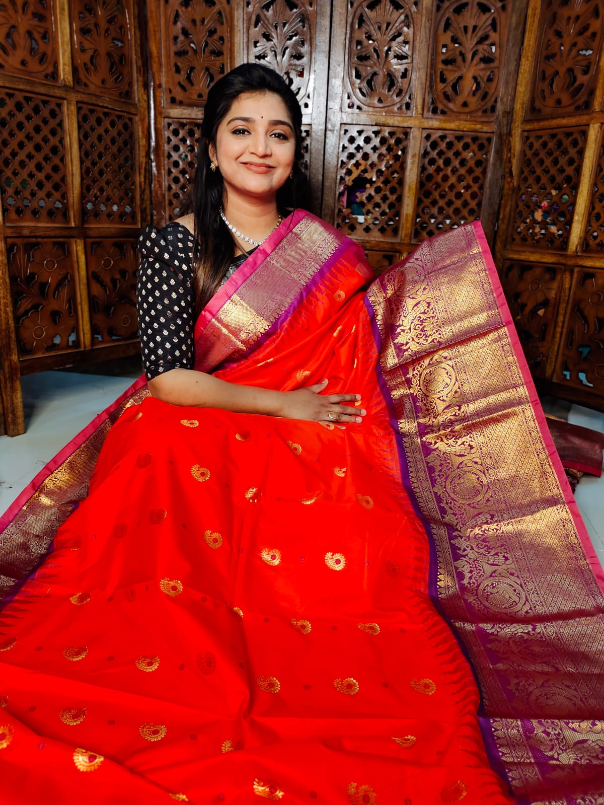 60% గద్వాల్ పట్టును అందిస్తున్నాయి