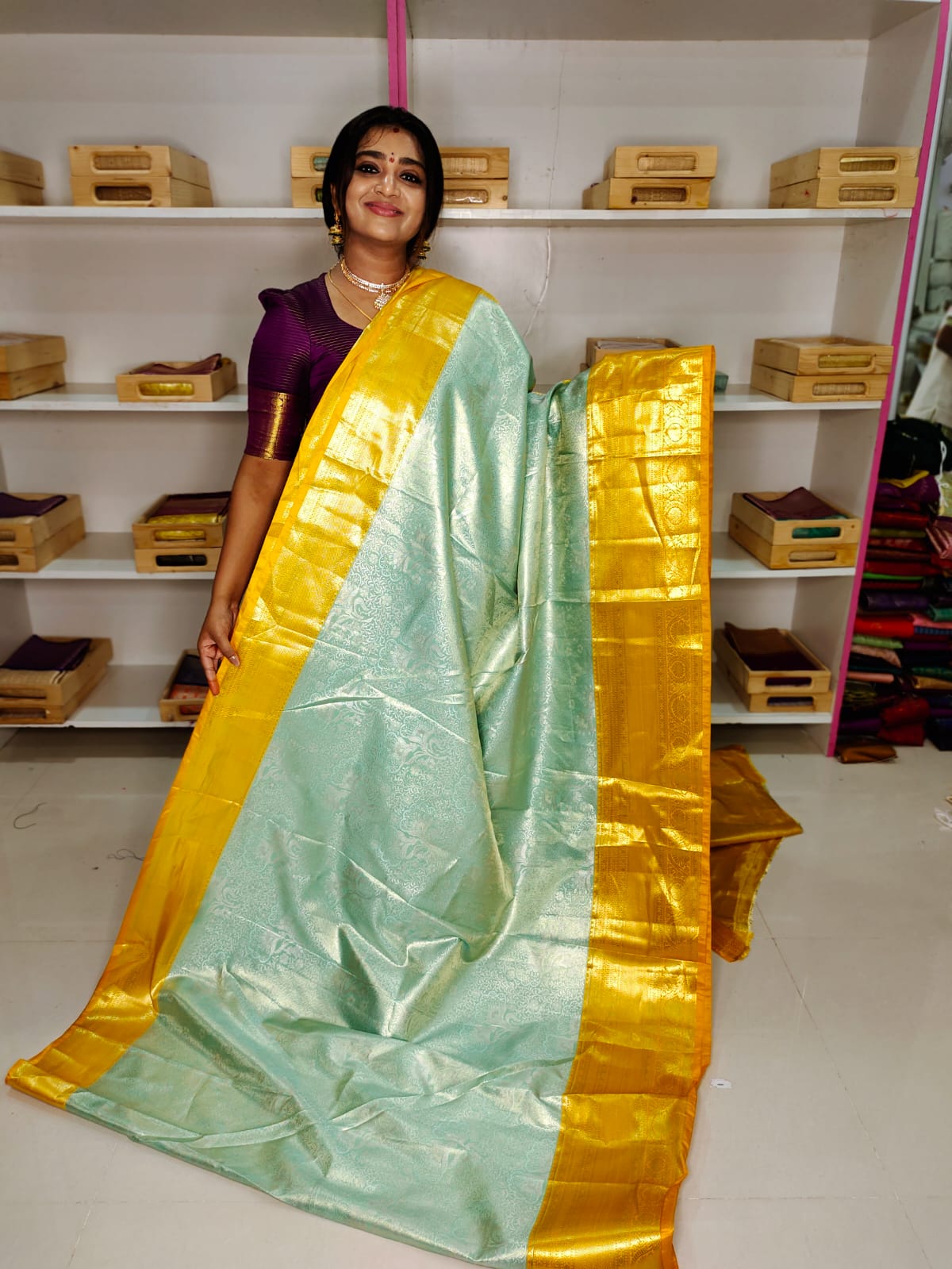 2వ వార్షికోత్సవ అమ్మకం