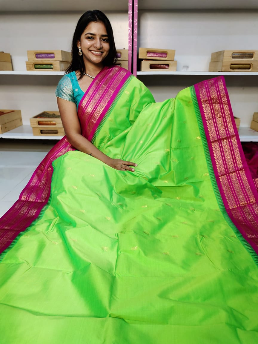 Gadwal offer sarees