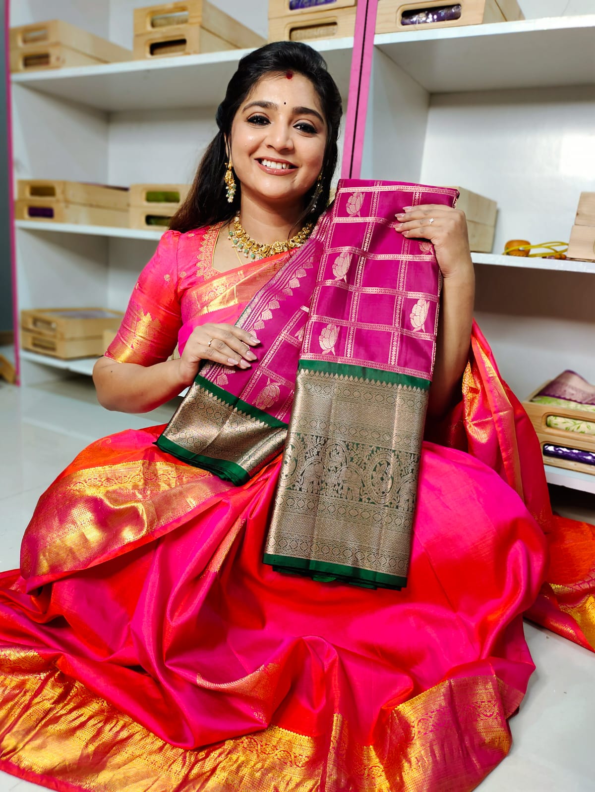 సిల్క్ మార్క్ సర్టిఫైడ్ కంజీవరం పట్టు సేకరణ